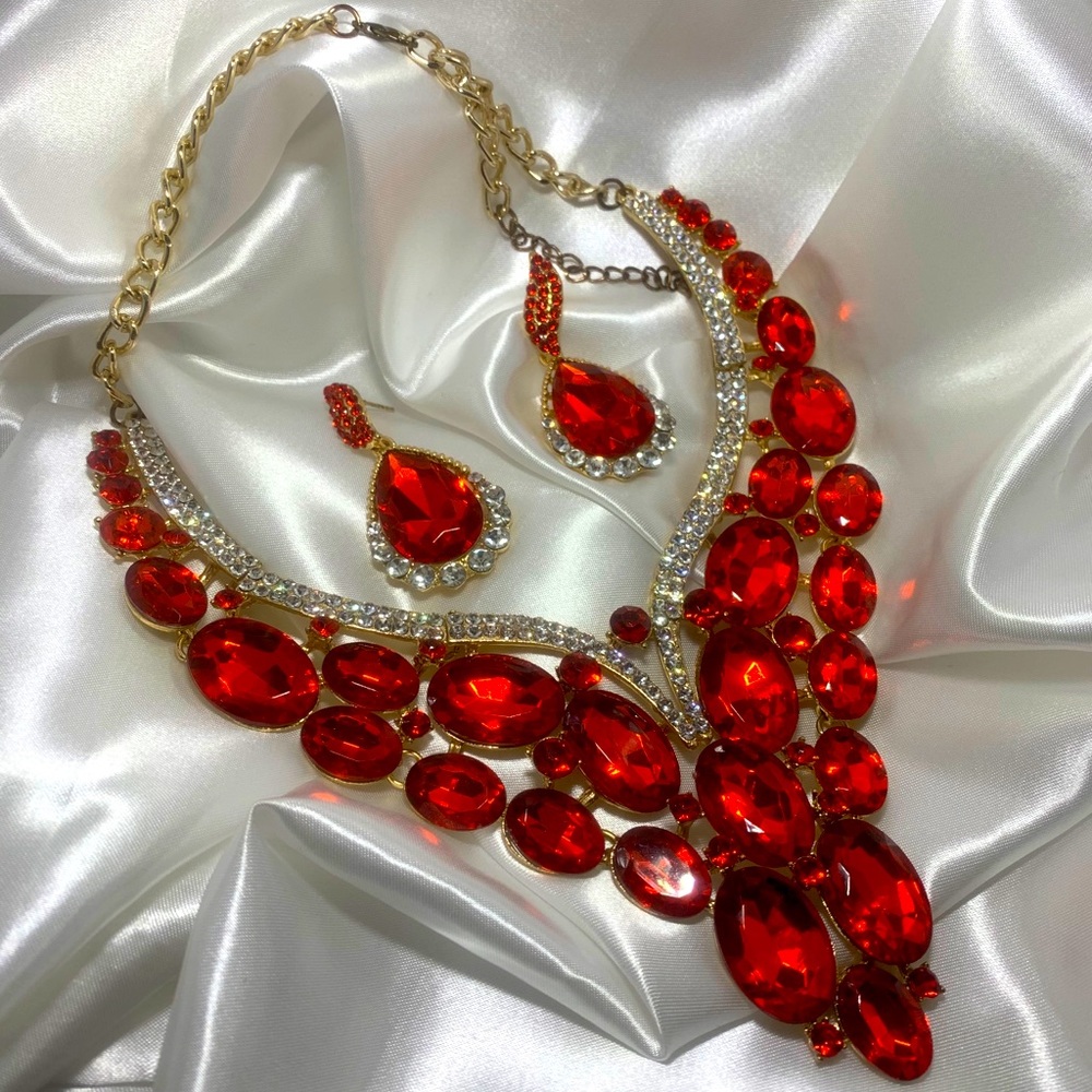 Women Bridal Crystal Necklace & Earring Set